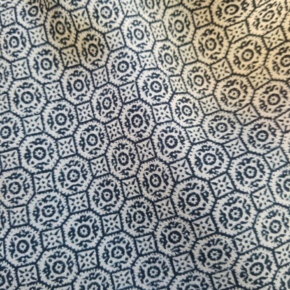 Old Navy A Line Skirt. Size 1. Black Tan. - Picture 10 of 12